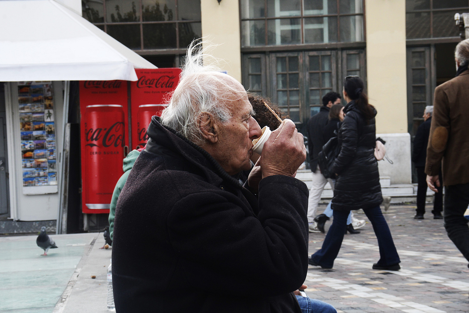 Όσο κρατάει ένας καφές.