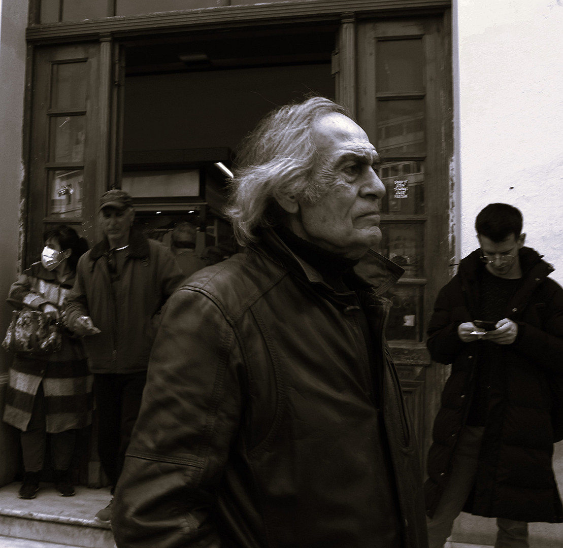Η ομορφιά του με κάνει να κλαίω.