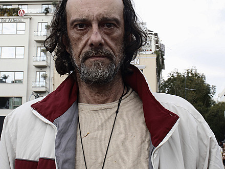 τρελός στα σίγουρα.