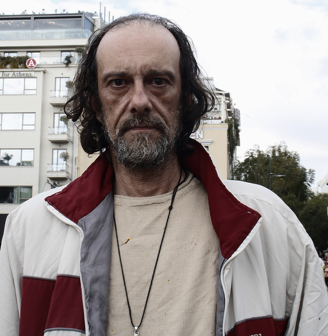 τρελός στα σίγουρα.