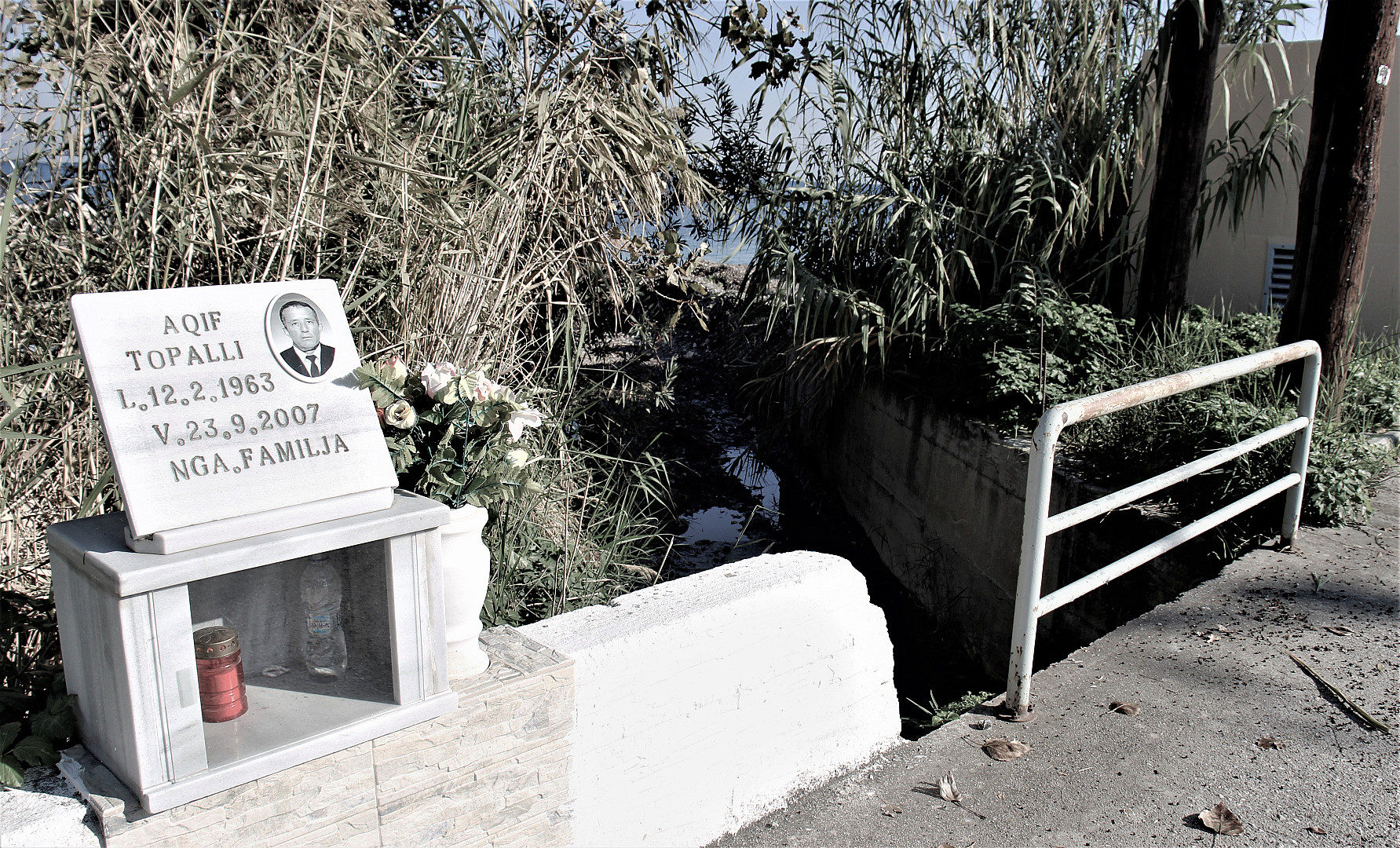 η ιστορία ενός που δεν είναι πια μαζί μας.