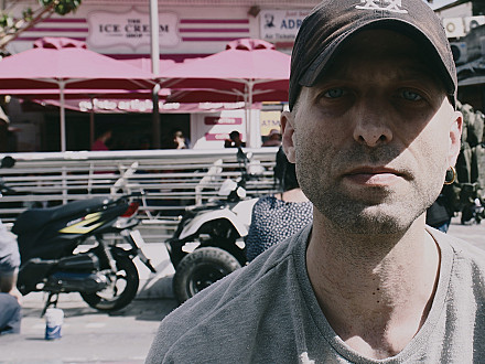 Σε πολλά κλικ 1.