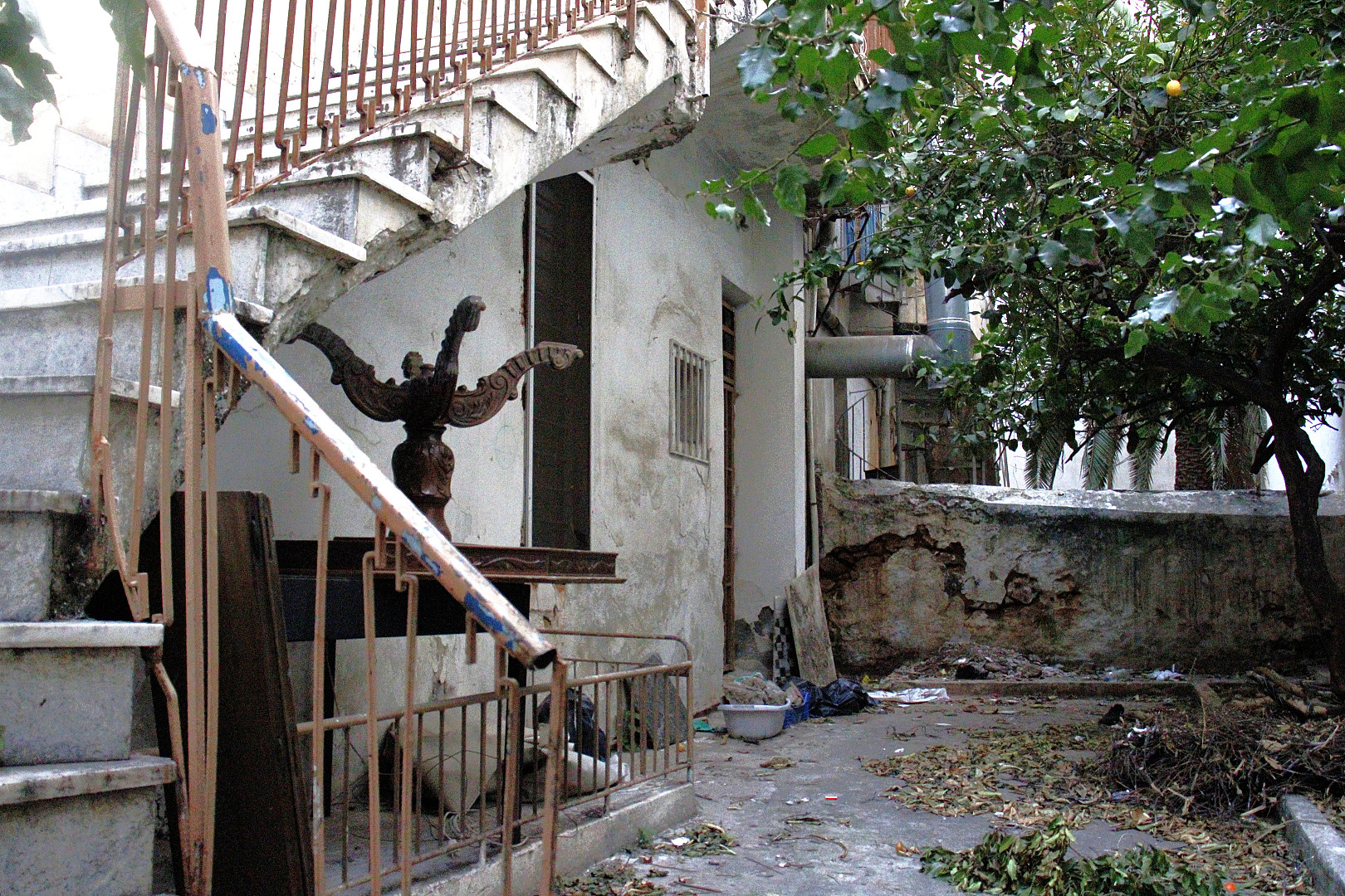 νεκρός.
