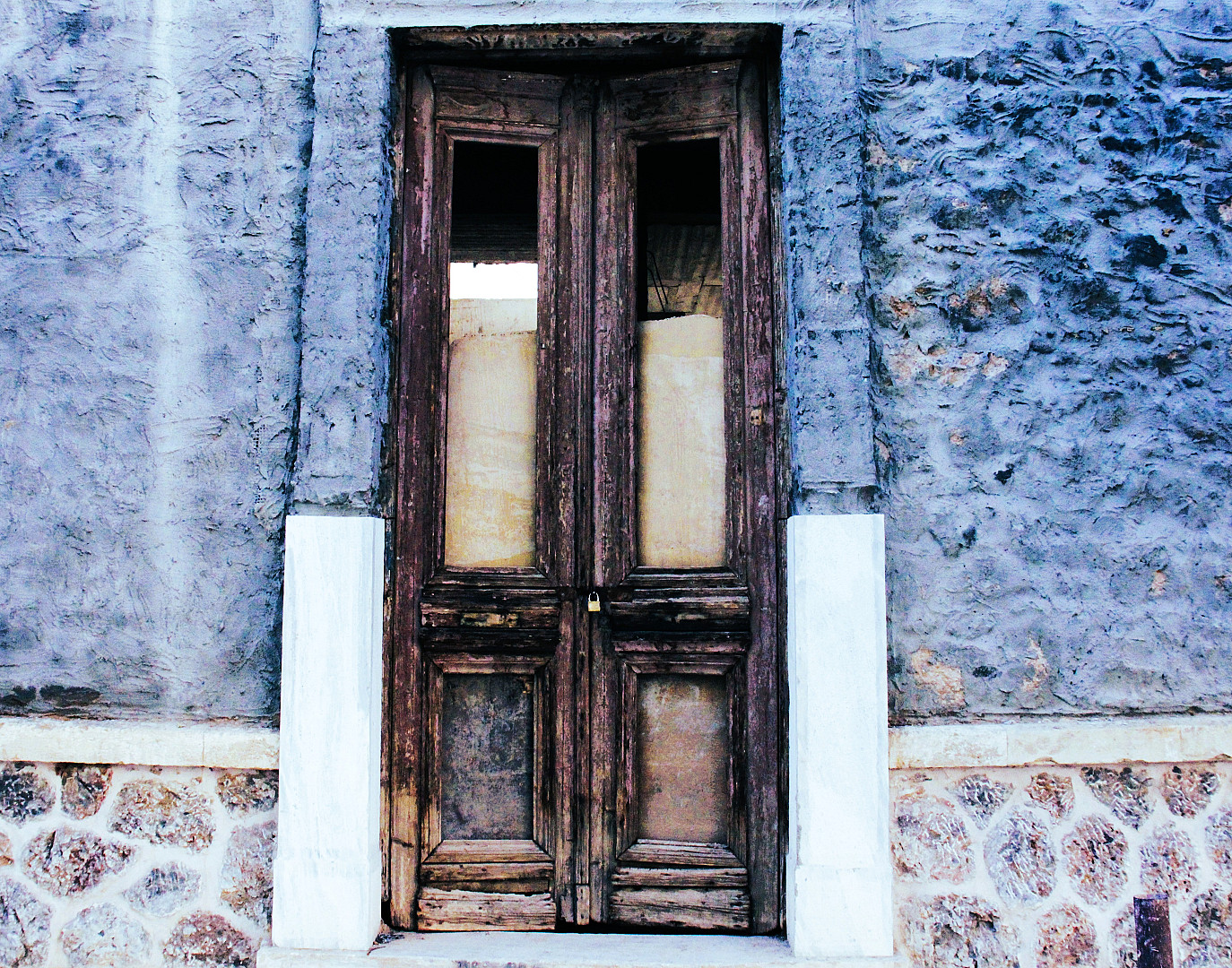Μια παλιά σκάλα .
