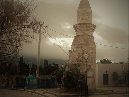 τζαμί στην πλατεία Διαγόρα.