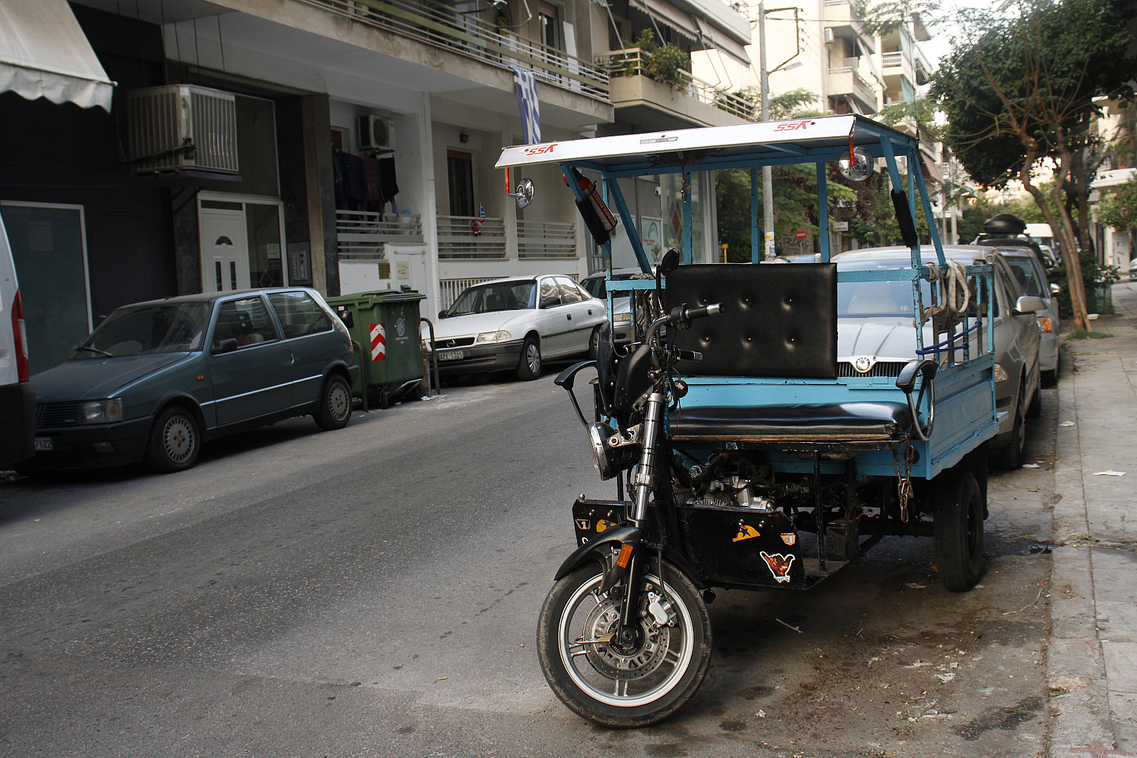 βαλκανικό τρίκυκλο.