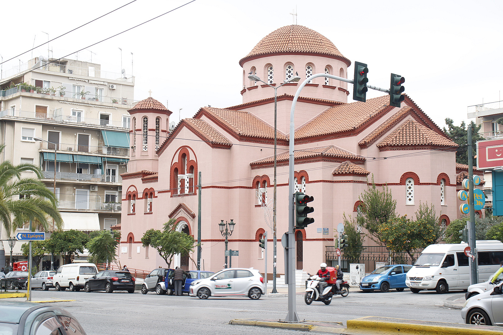 Ο ναός των αγίων Πάντων στην Καλλιθέα Αττικής.