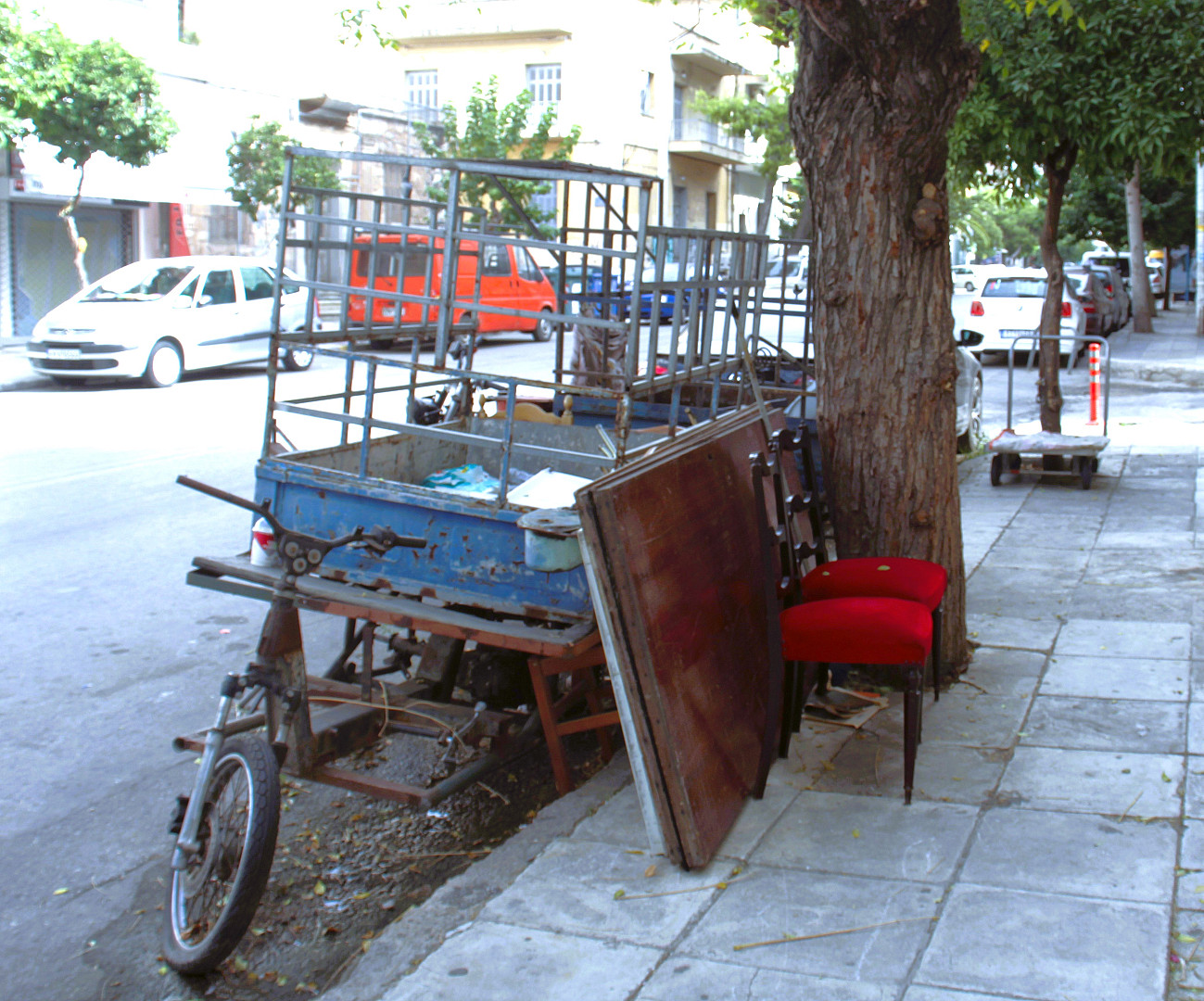 δυο καρέκλες.