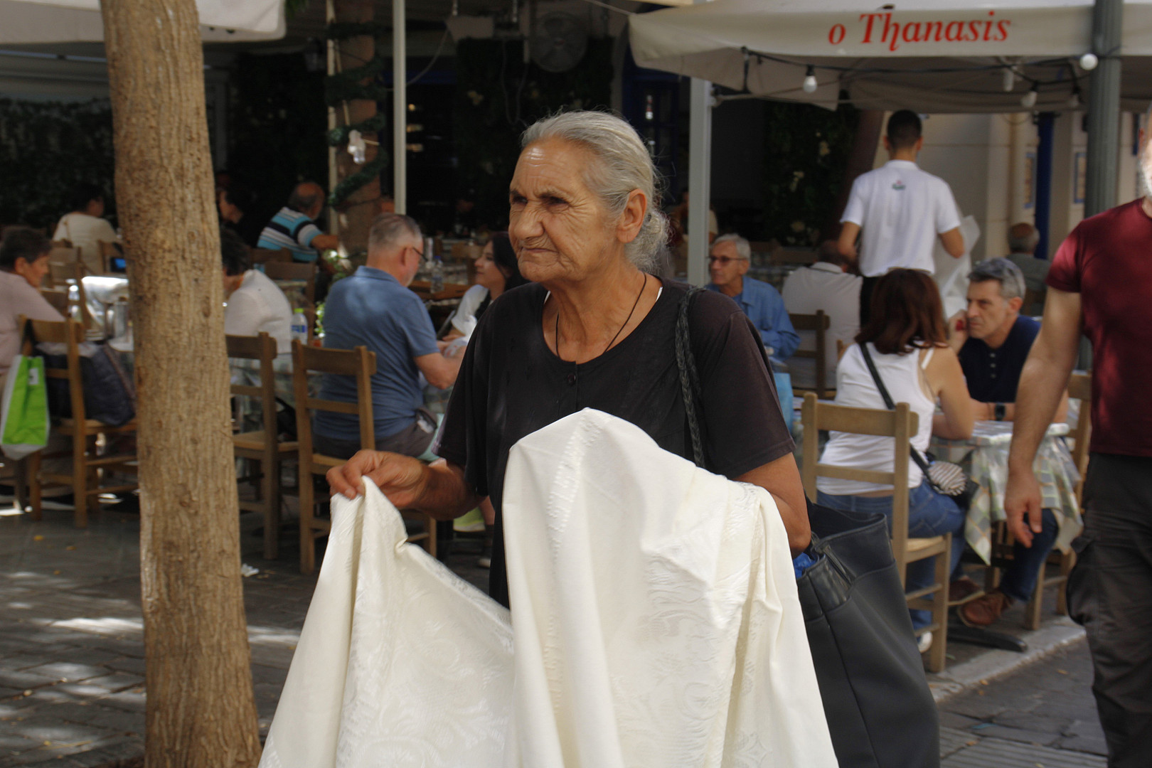γυναίκα.