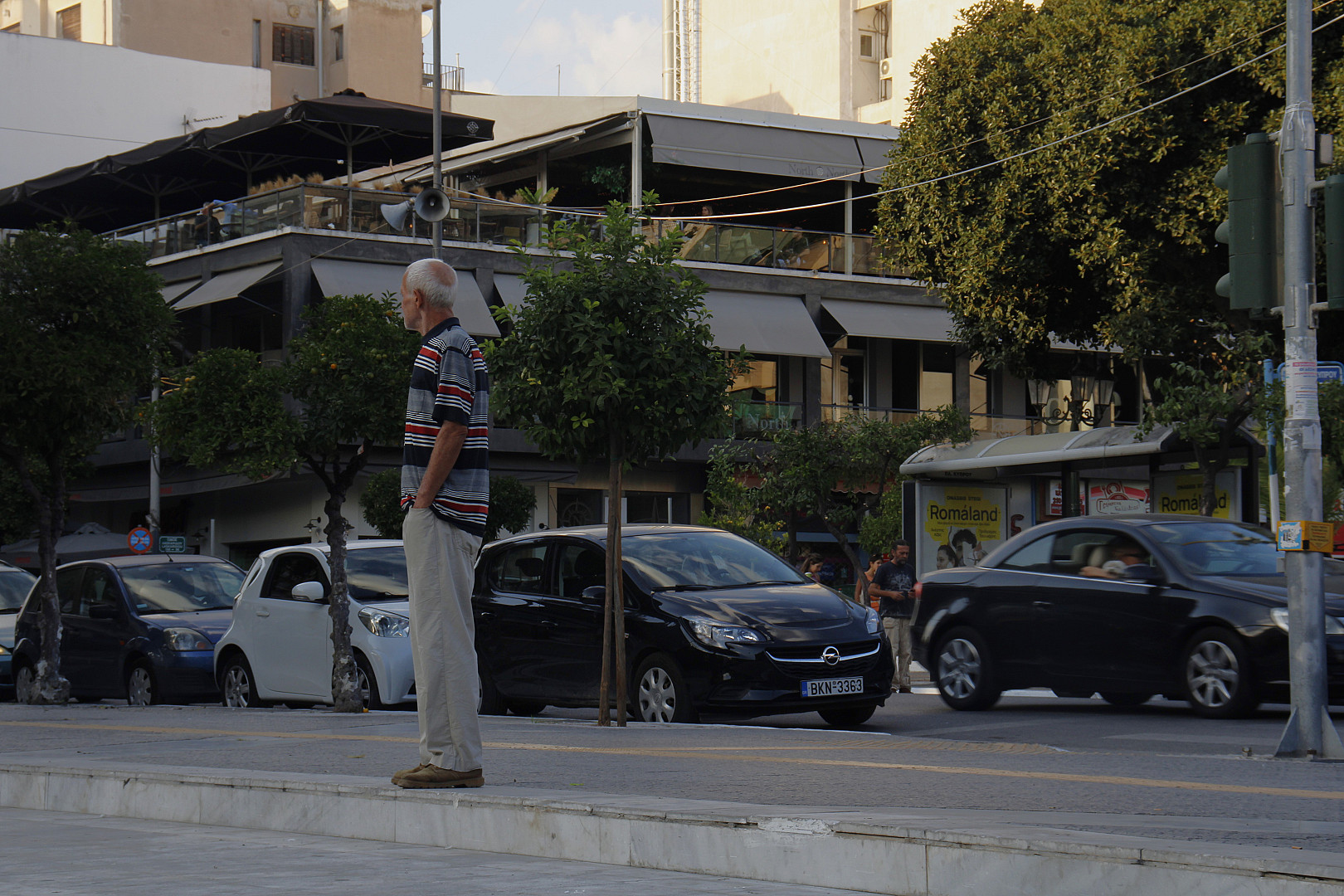 Ενοχλητικός άνθρωπος.