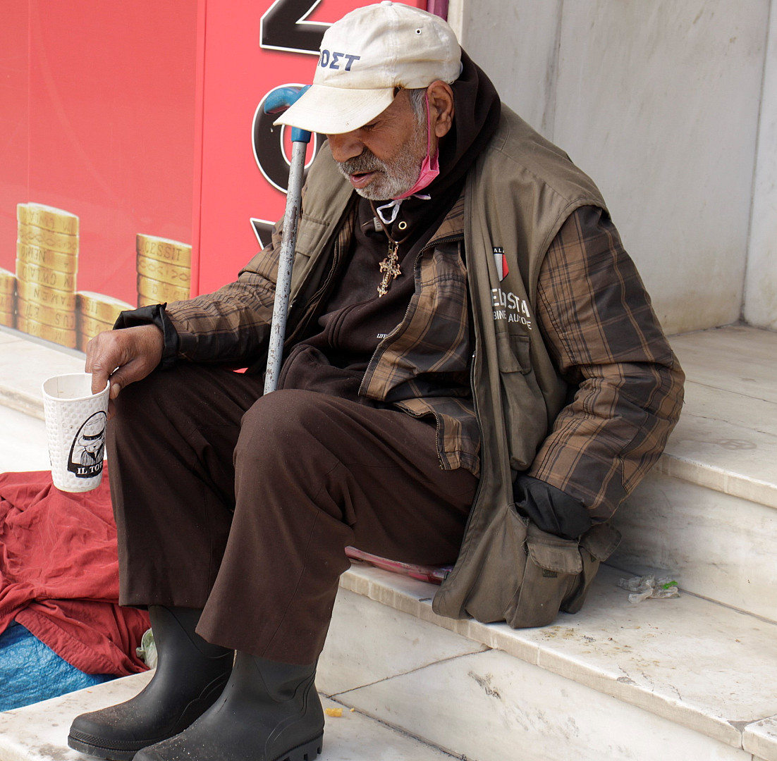 σταυρός για τον λαιμό.
